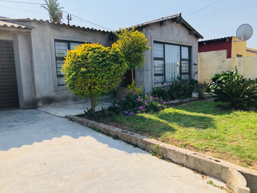 2 Bedroom Property for Sale in Kwa Nobuhle Eastern Cape